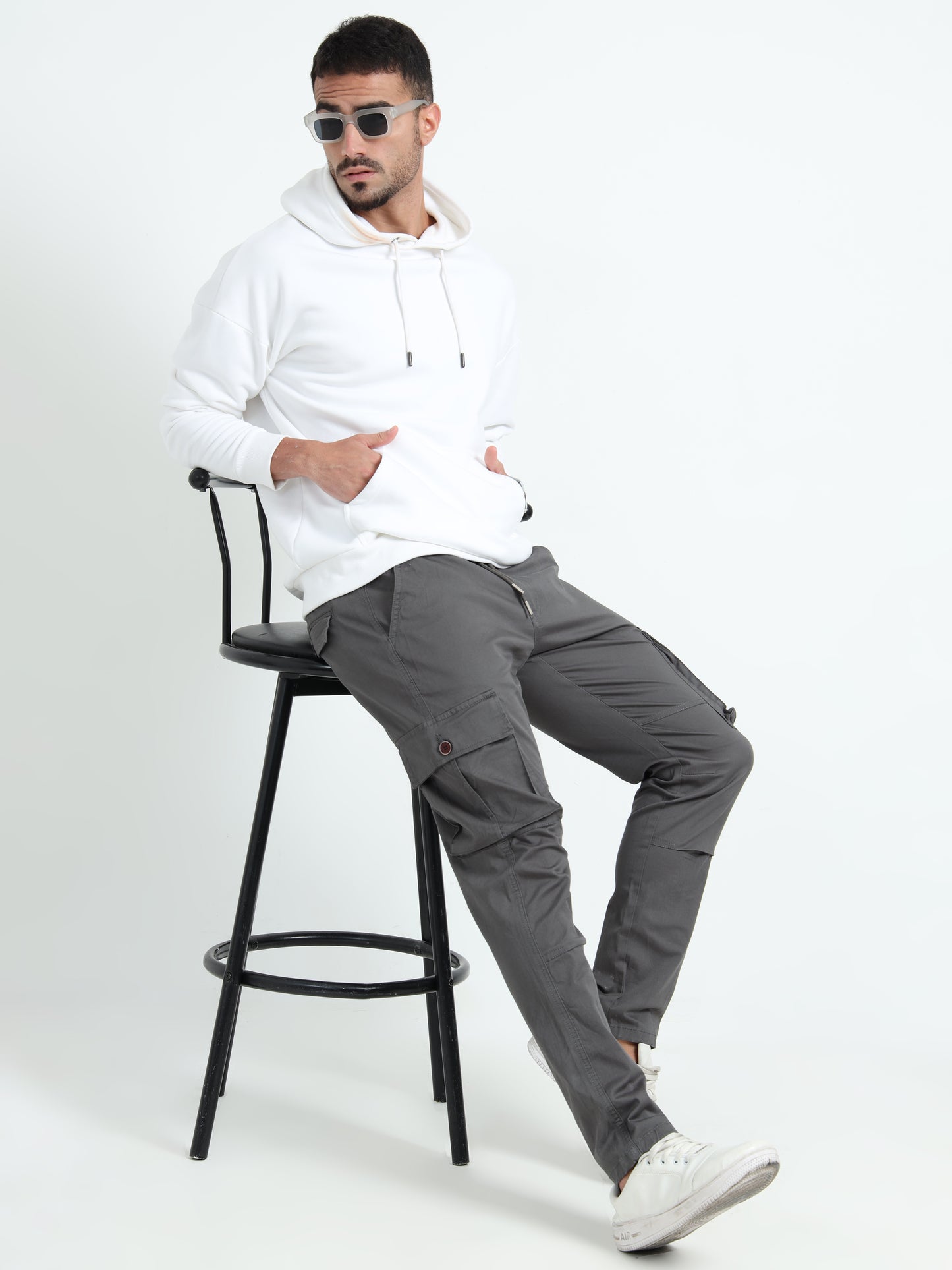 Men Relaxed Fit Cargoes-Grey