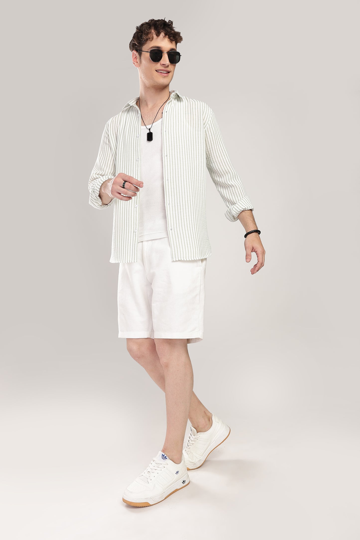 Men Linen Like Lining Shirt-Green