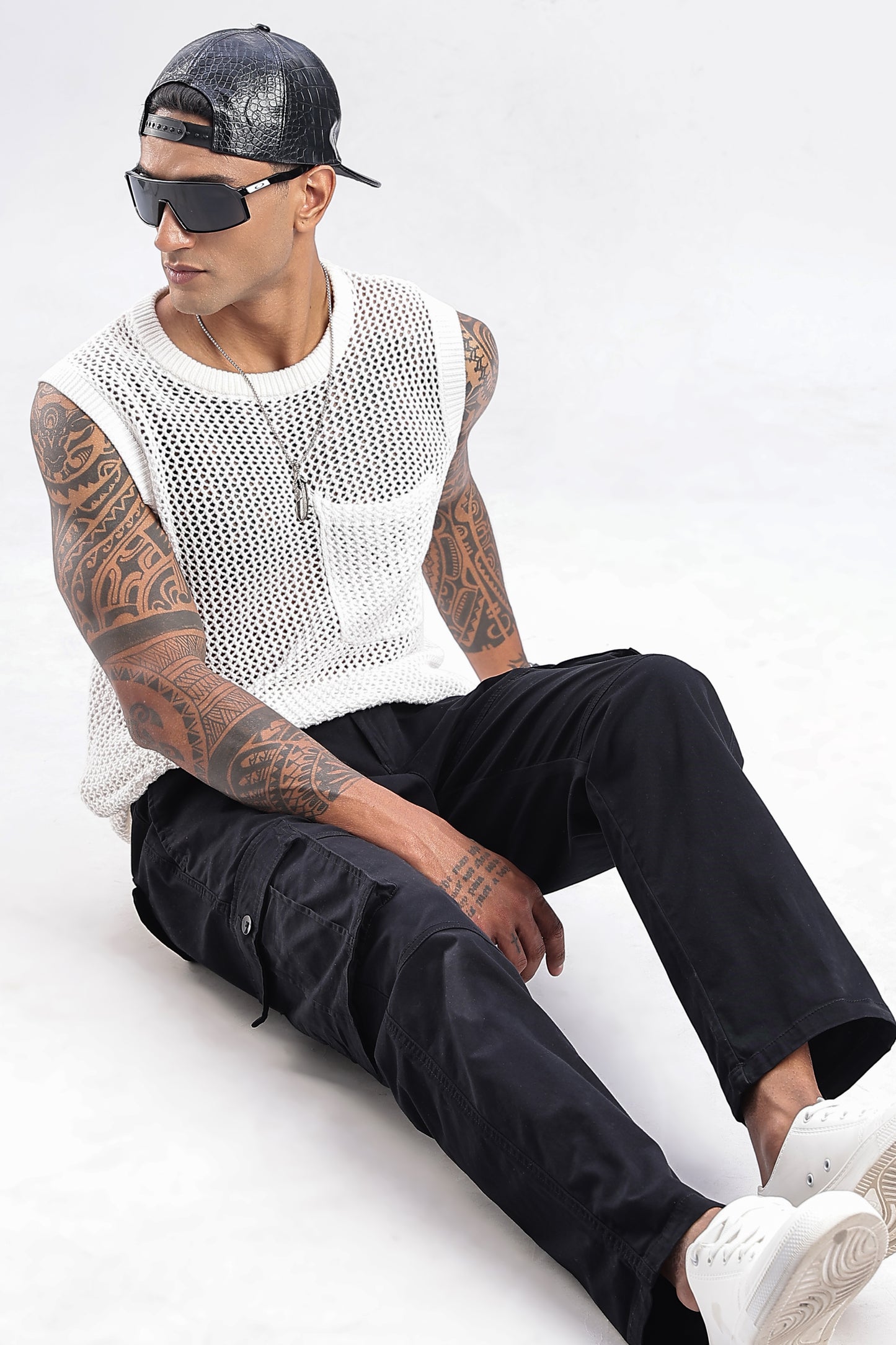 Men Traveller Utility Cargo-Black