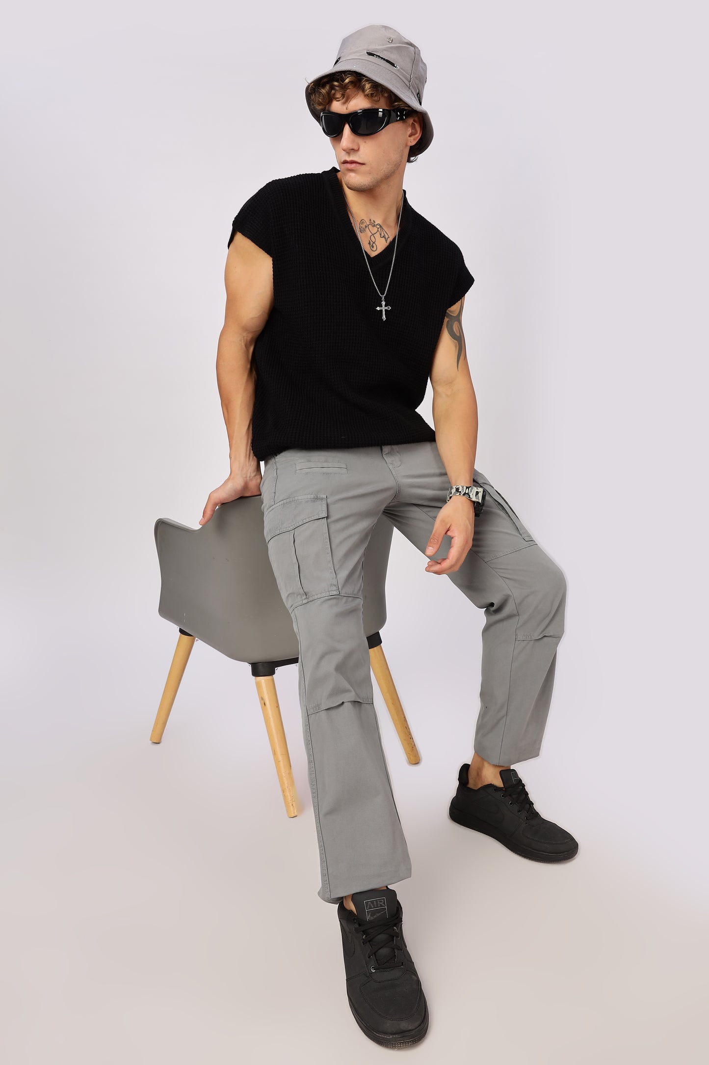 Men Dyed Bulky Cargo-Grey