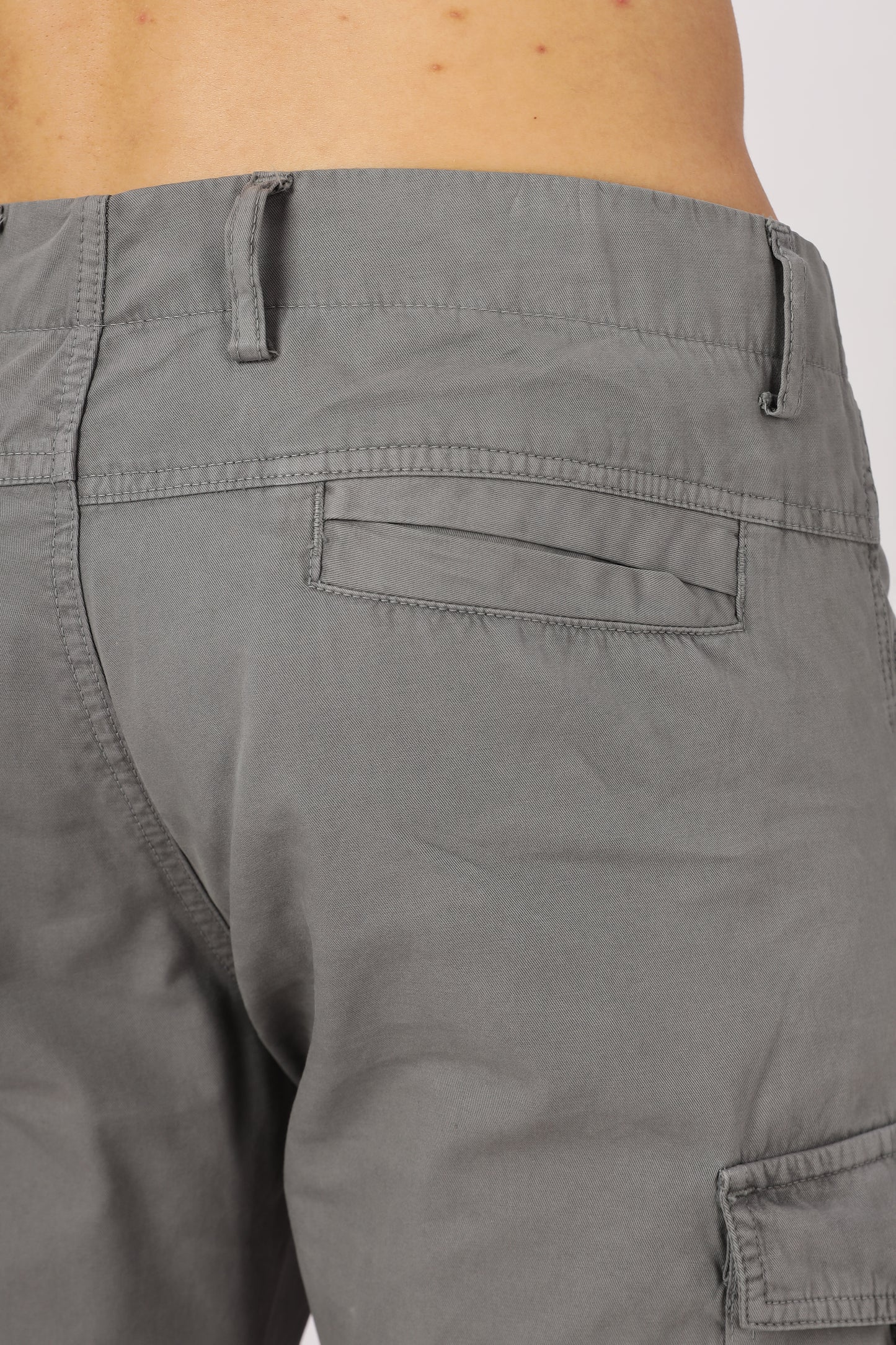 Men Dyed Bulky Cargo-Grey