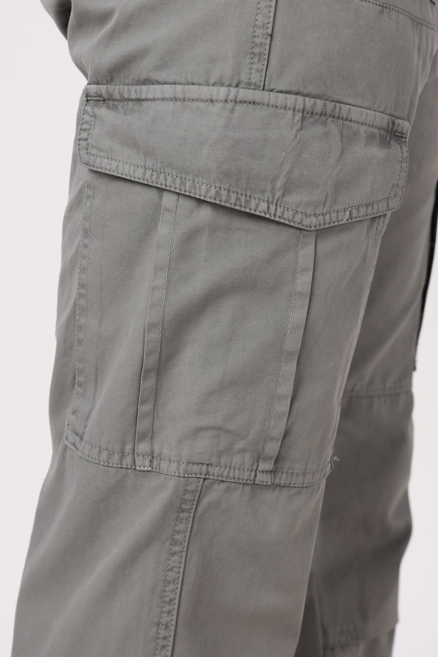 Men Dyed Bulky Cargo-Grey
