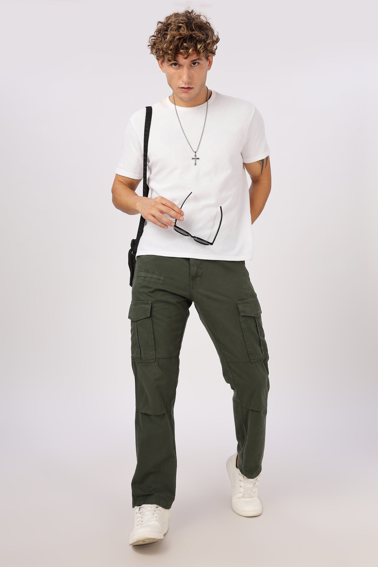 Men Dyed Bulky Cargo-Olive