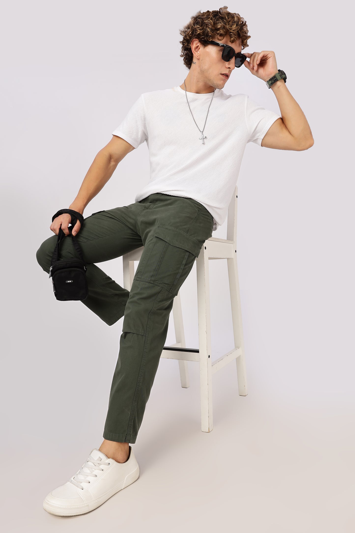 Men Dyed Bulky Cargo-Olive