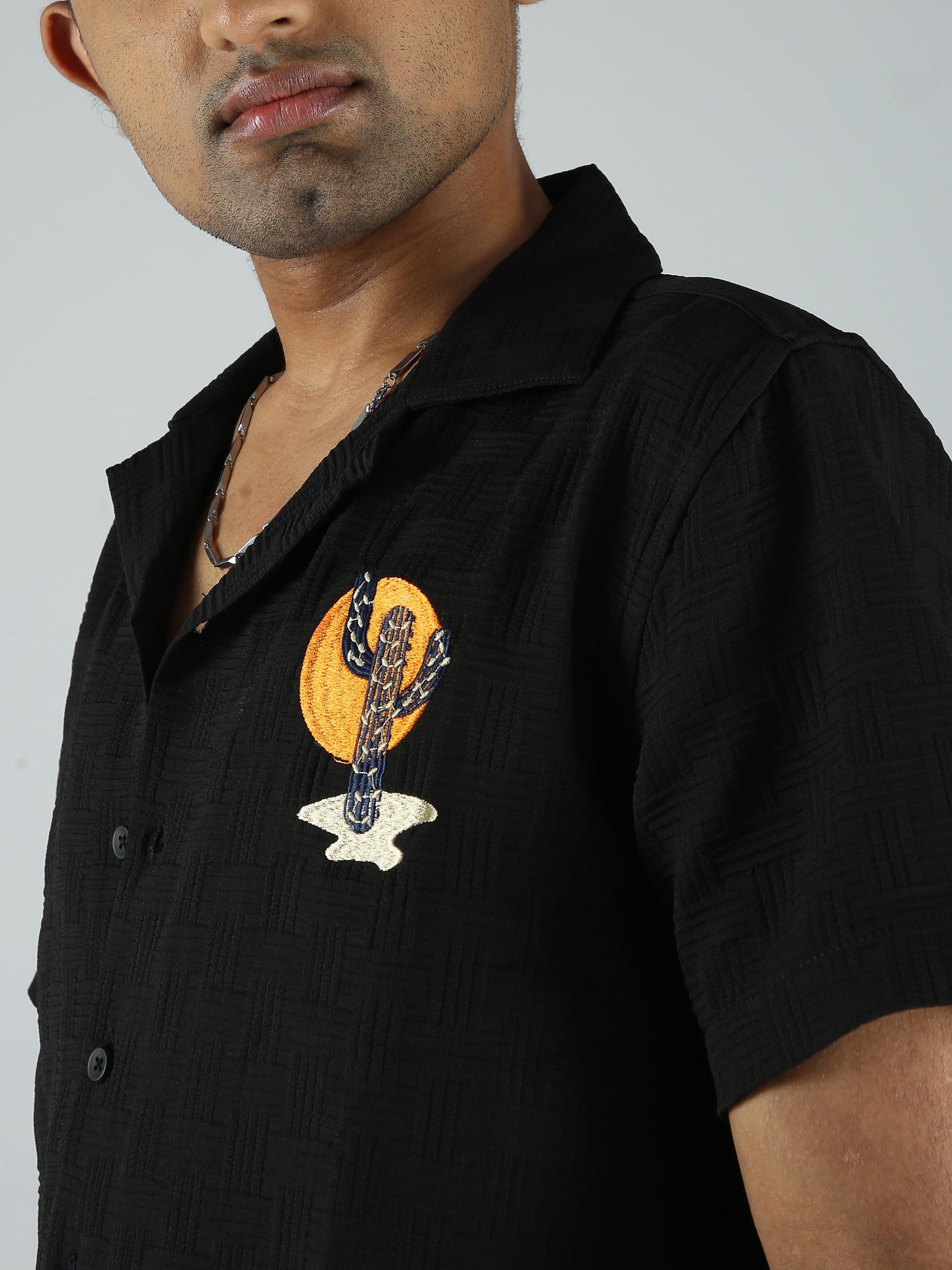 Men Embroidered Stripes Shirt Black